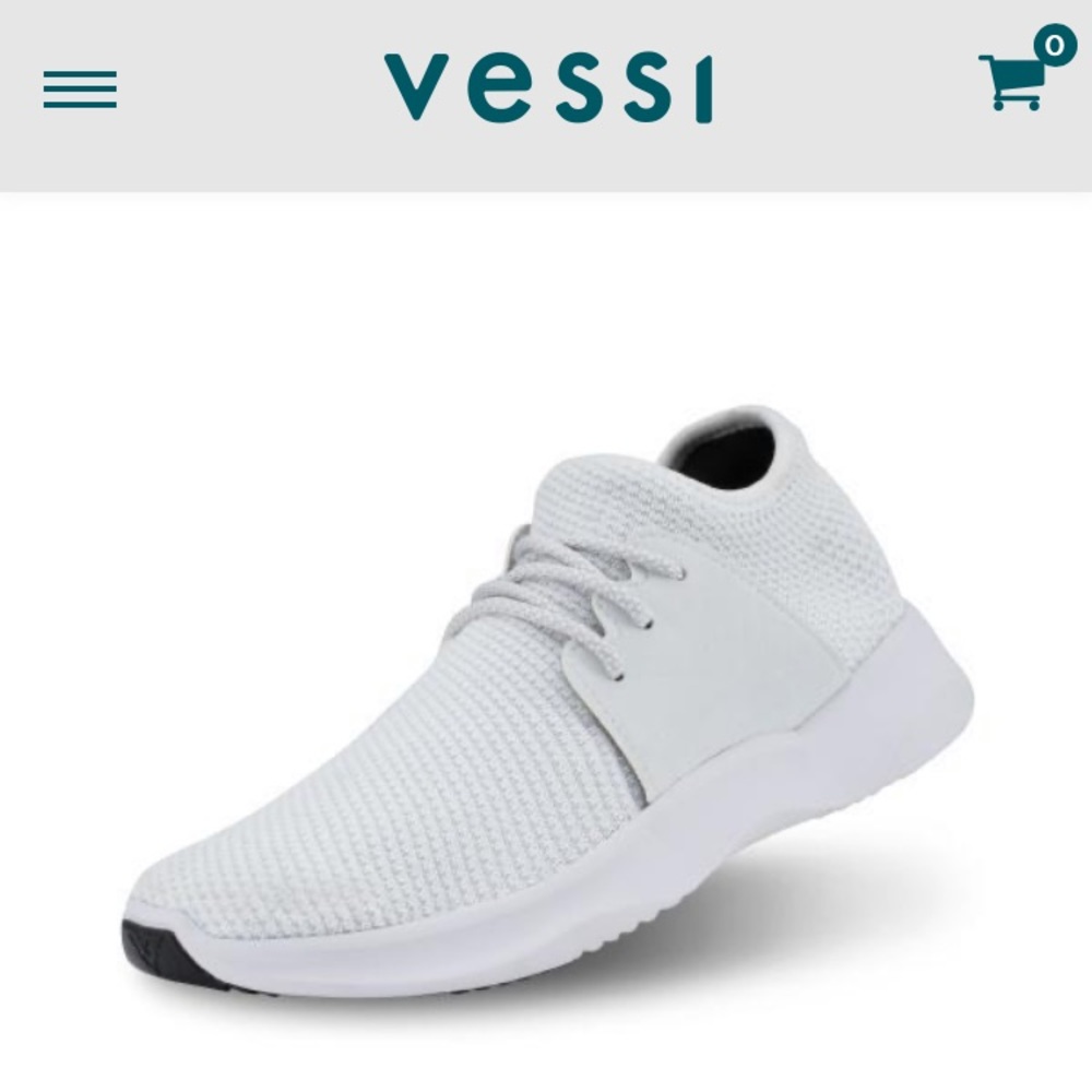 Size 11 men’s waterproof everyday sneakers